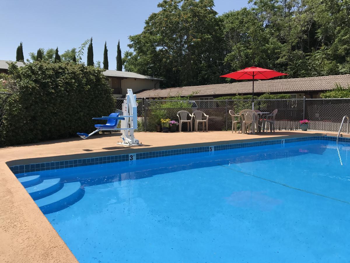 Red Bluff Inn Εξωτερικό φωτογραφία